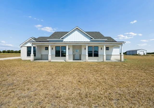 Photo 1 of Single family home for sale at 1224 Durham Ln, Cleburne, TX 76033 | MLS# 21379687 | Listing updated on 2026-09-11