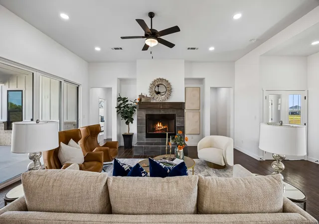 Photo 3 of Single family home for sale at 1224 Durham Ln, Cleburne, TX 76033 | MLS# 21379687 | Listing updated on 2026-09-11
