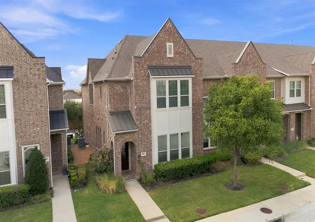 Photo 2 of Single family home for sale at 4865 Paddock Trl, Carrollton, TX 75010 | MLS# 21379693 | Listing updated on 2026-10-02