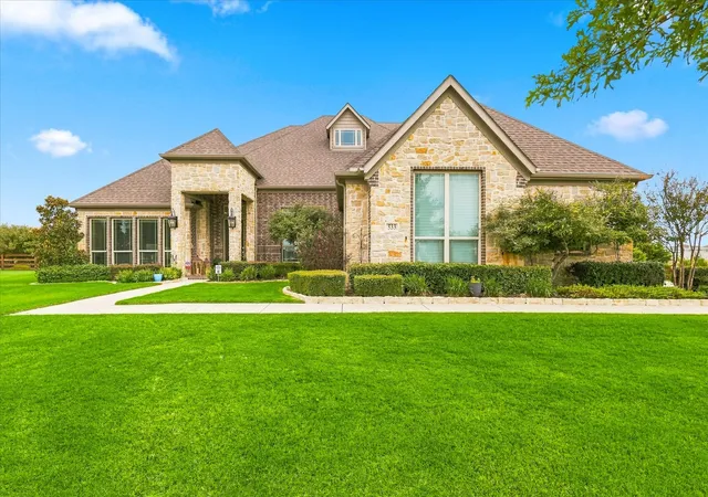 Photo 1 of Single family home for sale at 533 Eastmeadow Ln, Northlake, TX 76226 | MLS# 21377177 | Listing updated on 2026-09-27