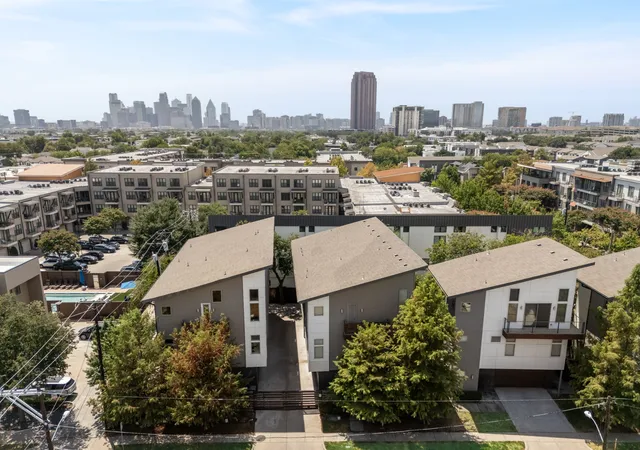 Photo 3 of Condo for sale at 2421 N Garrett Ave #1, Dallas, TX 75206 | MLS# 21372628 | Listing updated on 2026-09-13