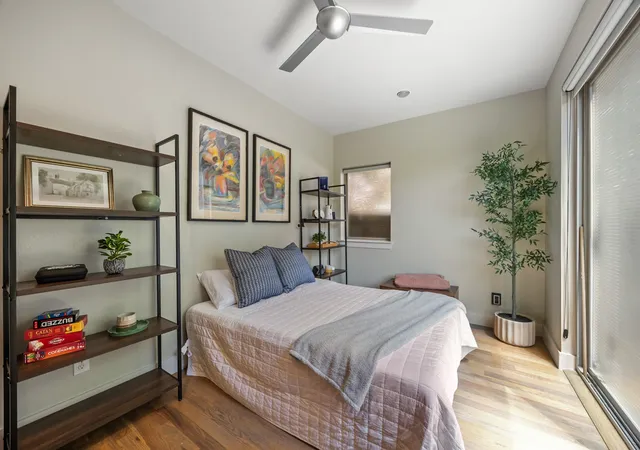 Listing Photo 5 - Condo for sale in building located at 2421 N Garrett Ave, Dallas, TX 75206 - Unit #1