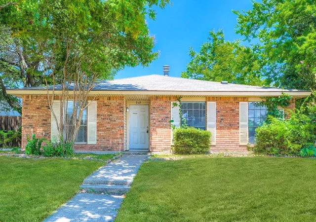 Photo 1 of Single family home for sale at 9117 Fairmont Cir, Rowlett, TX 75088 | MLS# 21377516 | Listing updated on 2026-09-08