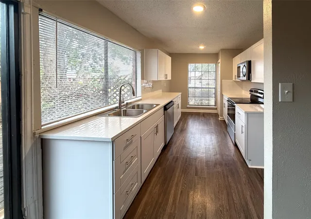 Photo 3 of Single family home for sale at 9117 Fairmont Cir, Rowlett, TX 75088 | MLS# 21377516 | Listing updated on 2026-09-08