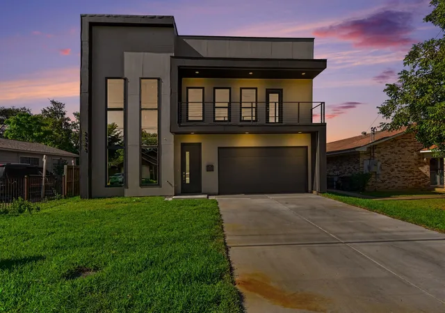 Photo 2 of Single family home for sale at 2323 Wilhurt Ave, Dallas, TX 75216 | MLS# 21379403 | Listing updated on 2026-10-20
