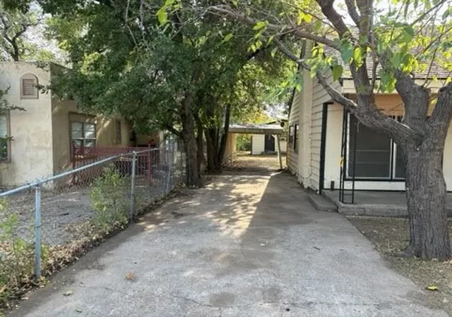 Photo 3 of Single family home for sale at 1173 Jeanette St, Abilene, TX 79602 | MLS# 21379183 | Listing updated on 2026-09-14