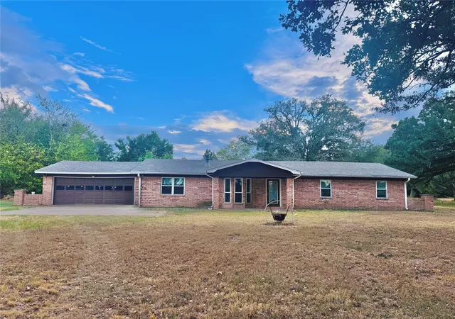 Photo 1 of Single family home for sale at 2484 County Rd 2324, Como, TX 75431 | MLS# 21378817 | Listing updated on 2026-10-03