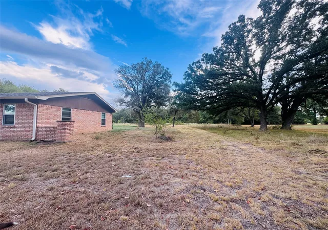 Photo 2 of Single family home for sale at 2484 County Rd 2324, Como, TX 75431 | MLS# 21378817 | Listing updated on 2026-10-03