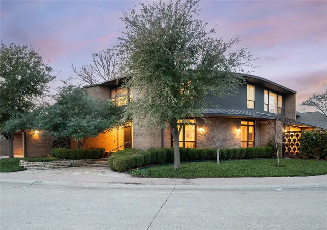Photo 2 of Single family home for sale at 12 Royal Way, Dallas, TX 75229 | MLS# 21375823 | Listing updated on 2026-09-13
