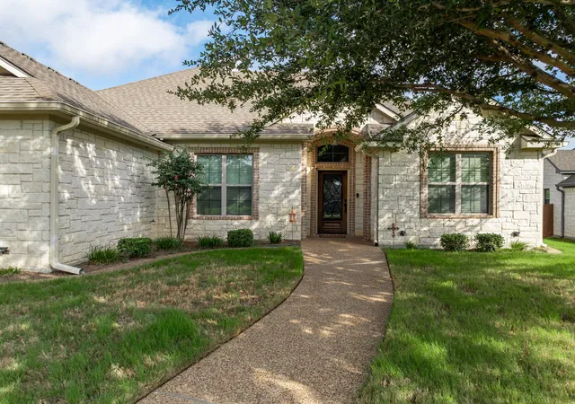 Photo 2 of Single family home for sale at 557 Perry Ln, Robinson, TX 76706 | MLS# 21373692 | Listing updated on 2026-10-07