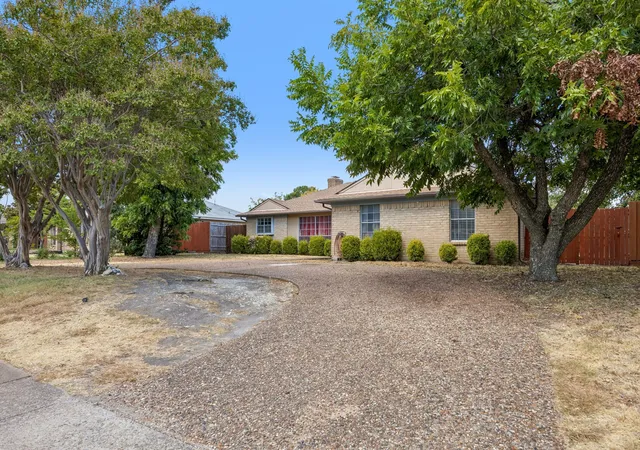 Photo 2 of Single family home for sale at 1701 E Spring Valley Rd, Richardson, TX 75081 | MLS# 21378023 | Listing updated on 2026-09-10