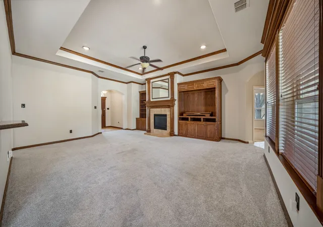 Photo 4 of Sale Pending at 811 Amherst Dr, Waxahachie, TX 75165 | MLS# 21379345 | Listing updated on 2026-09-21