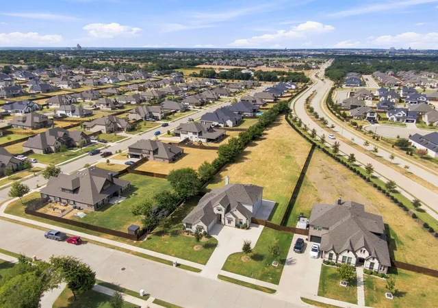 Photo 2 of Single family home for sale at 801 Brandi Ridge Dr, Midlothian, TX 76065 | MLS# 21379709 | Listing updated on 2026-09-12