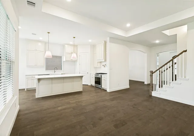 Photo 3 of Sale Pending at 276 Observation Dr, Aledo, TX 76008 | MLS# 21379506 | Listing updated on 2026-09-14