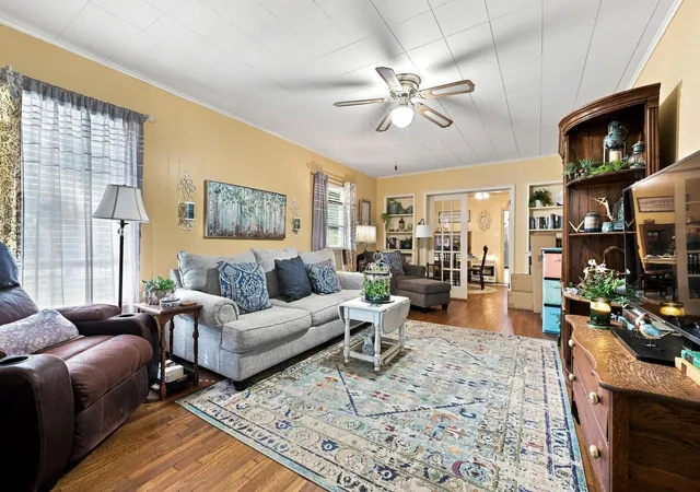 Photo 3 of Single family home for sale at 1231 W Sears St, Denison, TX 75020 | MLS# 21378475 | Listing updated on 2026-09-12