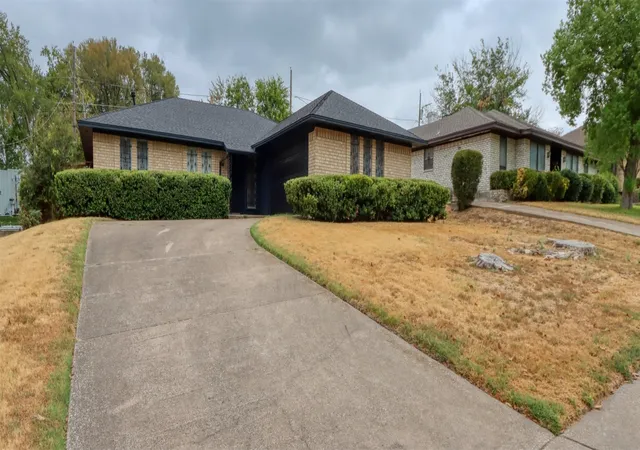 Photo 1 of Single family home for sale at 327 Penguin Dr, Dallas, TX 75241 | MLS# 21379864 | Listing updated on 2026-09-10