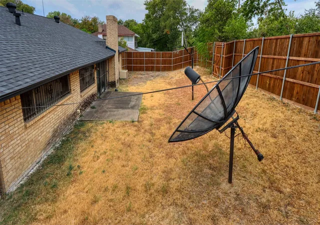 Photo 3 of Single family home for sale at 327 Penguin Dr, Dallas, TX 75241 | MLS# 21379864 | Listing updated on 2026-09-10