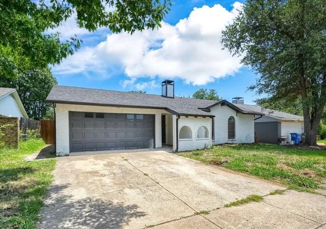 Photo 1 of Single family home for sale at 1002 Ml Run Dr, Allen, TX 75002 | MLS# 21379893 | Listing updated on 2026-09-12