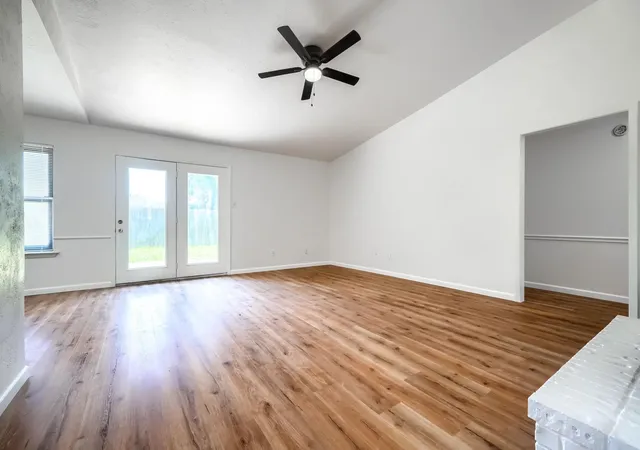 Photo 4 of Single family home for sale at 1002 Ml Run Dr, Allen, TX 75002 | MLS# 21379893 | Listing updated on 2026-09-12