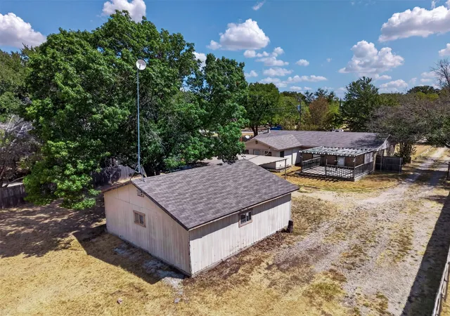 Photo 3 of Single family home for sale at 1403 N Melba Doyle Park Rd, Decatur, TX 76234 | MLS# 21379065 | Listing updated on 2026-09-13