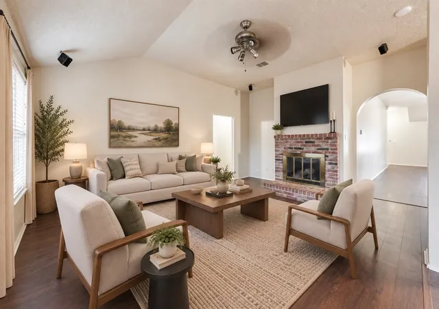 Photo 3 of Single family home for sale at 810 Engleside Dr, Arlington, TX 76018 | MLS# 21379908 | Listing updated on 2026-09-14