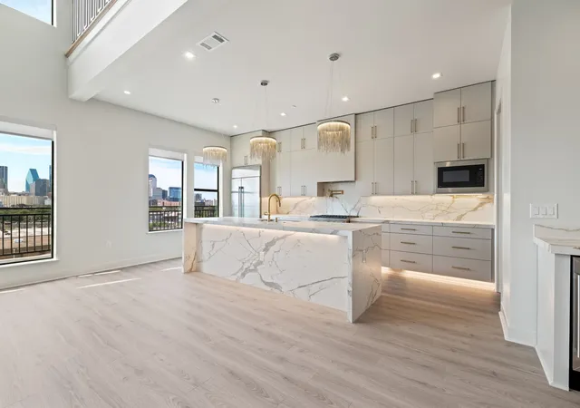 Photo 3 of Condo for sale at 1900 S Ervay St #606, Dallas, TX 75215 | MLS# 21379832 | Listing updated on 2026-09-11