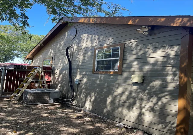 Photo 3 of Single family home for sale at 1508 34th Street, Fort Worth, TX 76106 | MLS# 21375294 | Listing updated on 2026-09-10