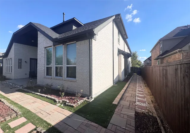 Photo 4 of Single family home for sale at 12912 Twelve Oaks Ave, Frisco, TX 75035 | MLS# 21379814 | Listing updated on 2026-09-11