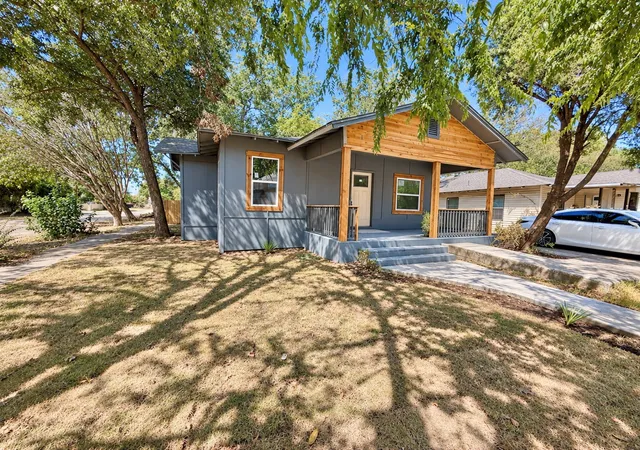Photo 3 of Single family home for sale at 5231 Beeman Ave, Dallas, TX 75223 | MLS# 21379922 | Listing updated on 2026-10-19