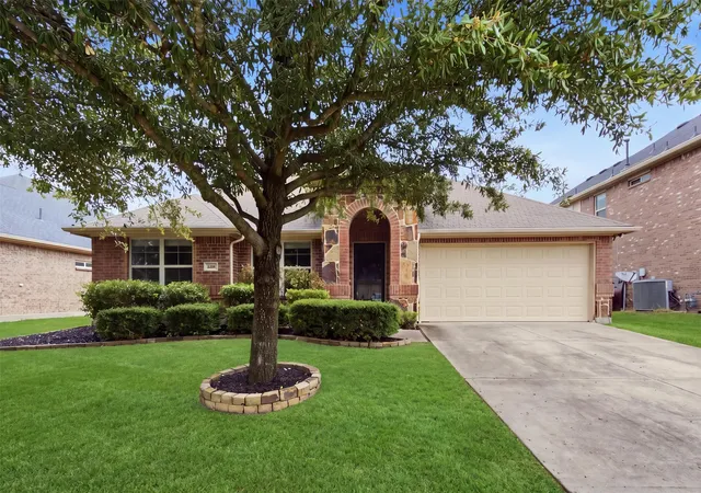 Photo 1 of Single family home for sale at 2912 Glenoaks Dr, Royse City, TX 75189 | MLS# 21379850 | Listing updated on 2026-09-13