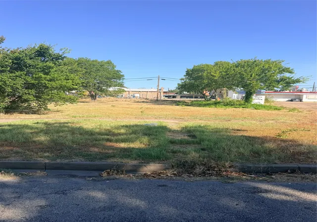 Photo 1 of Land for sale at 406 W Brown St, Ennis, TX 75119 | MLS# 21379983 | Listing updated on 2026-09-10