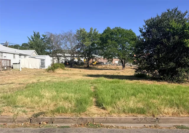 Photo 1 of Land for sale at 408 W Brown St, Ennis, TX 75119 | MLS# 21379986 | Listing updated on 2026-09-10