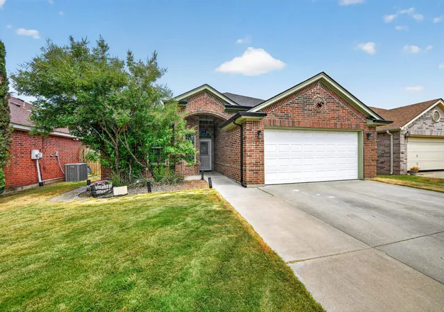 Photo 3 of Single family home for sale at 9228 Jason Dr, Fort Worth, TX 76108 | MLS# 21379992 | Listing updated on 2026-09-12
