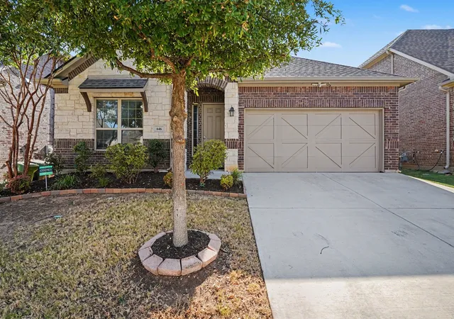 Photo 1 of Single family home for sale at 646 Harris Ridge Dr, Arlington, TX 76002 | MLS# 21380015 | Listing updated on 2026-09-11