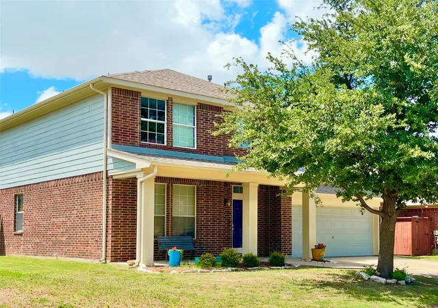Photo 2 of Single family home for sale at 13081 Fencerow Rd, Fort Worth, TX 76244 | MLS# 21379917 | Listing updated on 2026-09-10