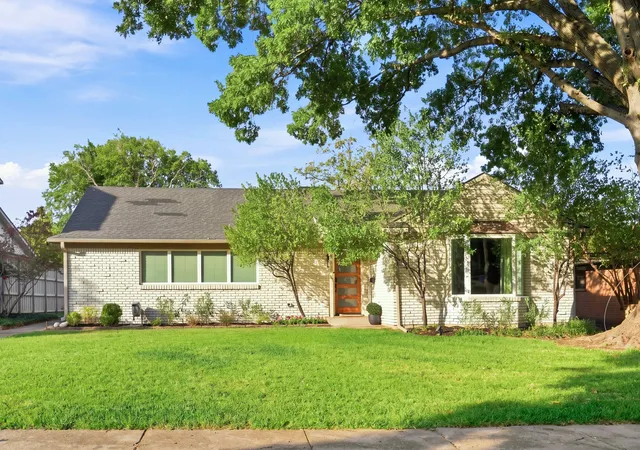 Photo 2 of Single family home for sale at 6211 Town Hl Ln, Dallas, TX 75214 | MLS# 21379528 | Listing updated on 2026-09-13