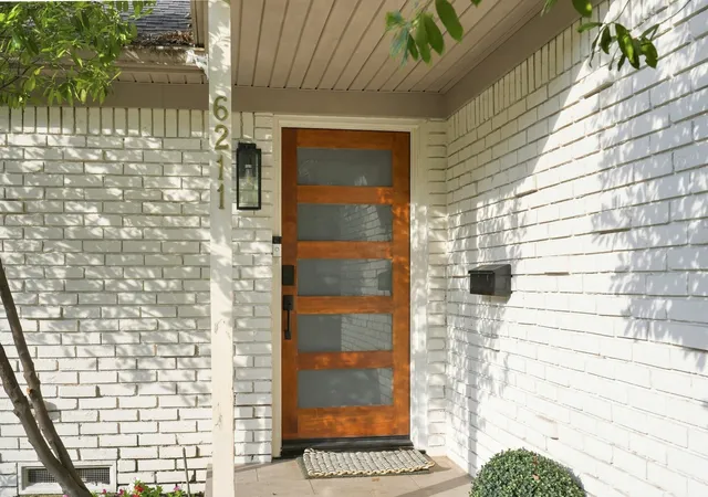 Photo 3 of Single family home for sale at 6211 Town Hl Ln, Dallas, TX 75214 | MLS# 21379528 | Listing updated on 2026-09-13