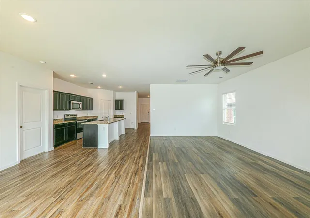 Photo 4 of Single family home for sale at 746 Wilshire Dr, Lavon, TX 75166 | MLS# 21380048 | Listing updated on 2026-09-14