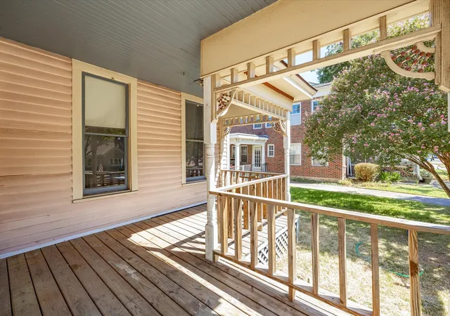 Photo 3 of Single family home for sale at 504 W Knox St, Ennis, TX 75119 | MLS# 21378048 | Listing updated on 2026-09-08