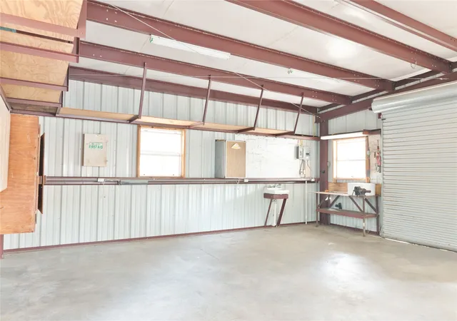 Photo 1 of Sale Pending at 575 Ferndale Ln, Fairfield, TX 75840 | MLS# 21380064 | Listing updated on 2026-09-18