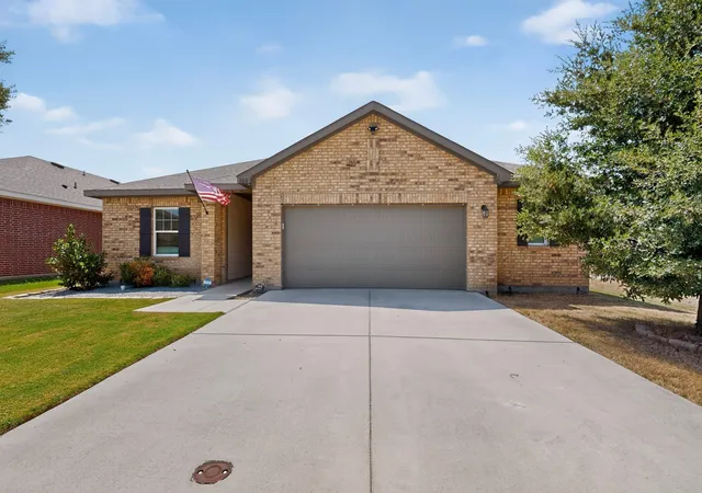 Photo 1 of Single family home for sale at 300 Concho River Dr, Glenn Heights, TX 75154 | MLS# 21377559 | Listing updated on 2026-10-02