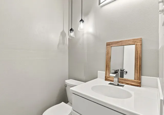 Photo 3 of Single family home for sale at 6049 W Red Bird Ln, Dallas, TX 75236 | MLS# 21379321 | Listing updated on 2026-09-08