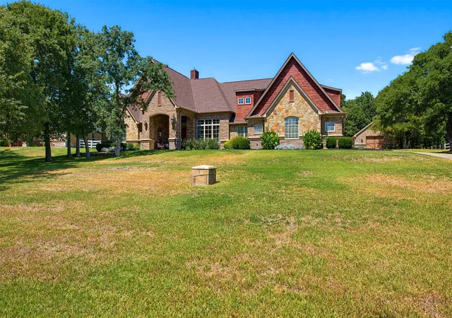 Photo 3 of Single family home for sale at 190 Wood Oak Trl, Weatherford, TX 76088 | MLS# 21378831 | Listing updated on 2026-09-08