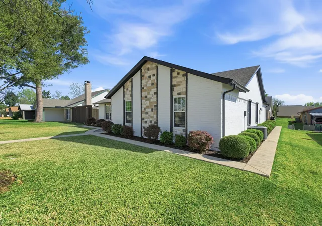 Photo 3 of Single family home for sale at 746 Red Wing Dr, Lewisville, TX 75067 | MLS# 21380095 | Listing updated on 2026-09-13