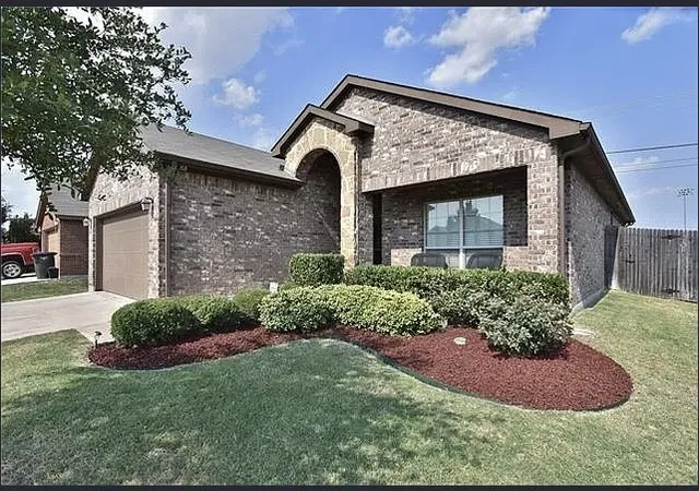 Photo 2 of Single family home for sale at 8212 Deer Blf Ln, Fort Worth, TX 76179 | MLS# 21379825 | Listing updated on 2026-09-09