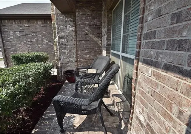 Photo 3 of Single family home for sale at 8212 Deer Blf Ln, Fort Worth, TX 76179 | MLS# 21379825 | Listing updated on 2026-09-09