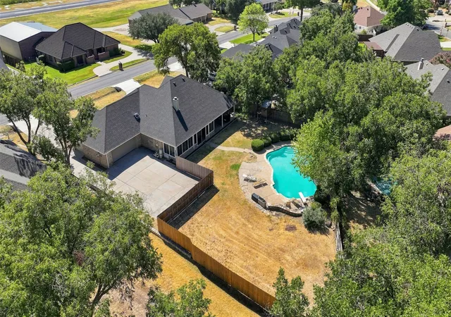 Photo 3 of Single family home for sale at 9014 Woodlawn Dr, Granbury, TX 76049 | MLS# 21375127 | Listing updated on 2026-09-24