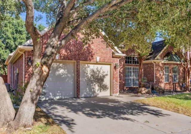 Photo 2 of Single family home for sale at 2904 Parkhaven Dr, Flower Mound, TX 75022 | MLS# 21378221 | Listing updated on 2026-09-27