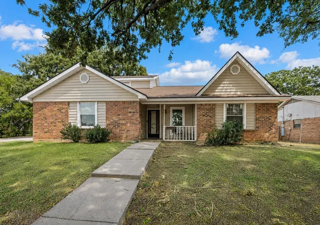 Photo 1 of Single family home for sale at 4601 Mandalay Dr, Arlington, TX 76016 | MLS# 21373869 | Listing updated on 2026-09-11
