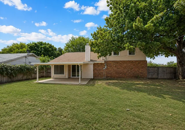 Photo 4 of Single family home for sale at 4601 Mandalay Dr, Arlington, TX 76016 | MLS# 21373869 | Listing updated on 2026-09-11